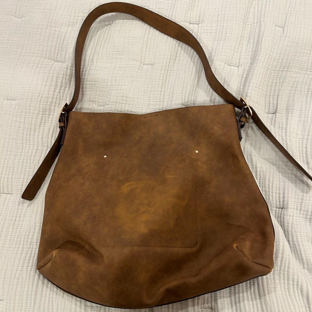 Viral Universal Thread Rich Brown Carryall